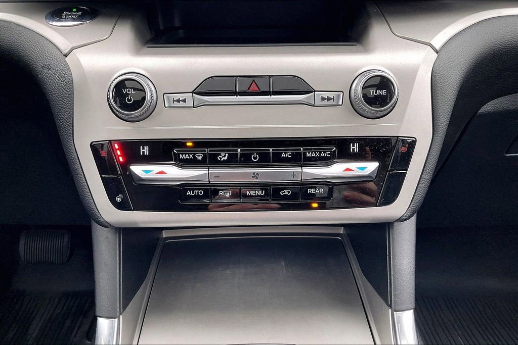 Used 2021 Ford Explorer XLT w/ Equipment Group 202A image 33