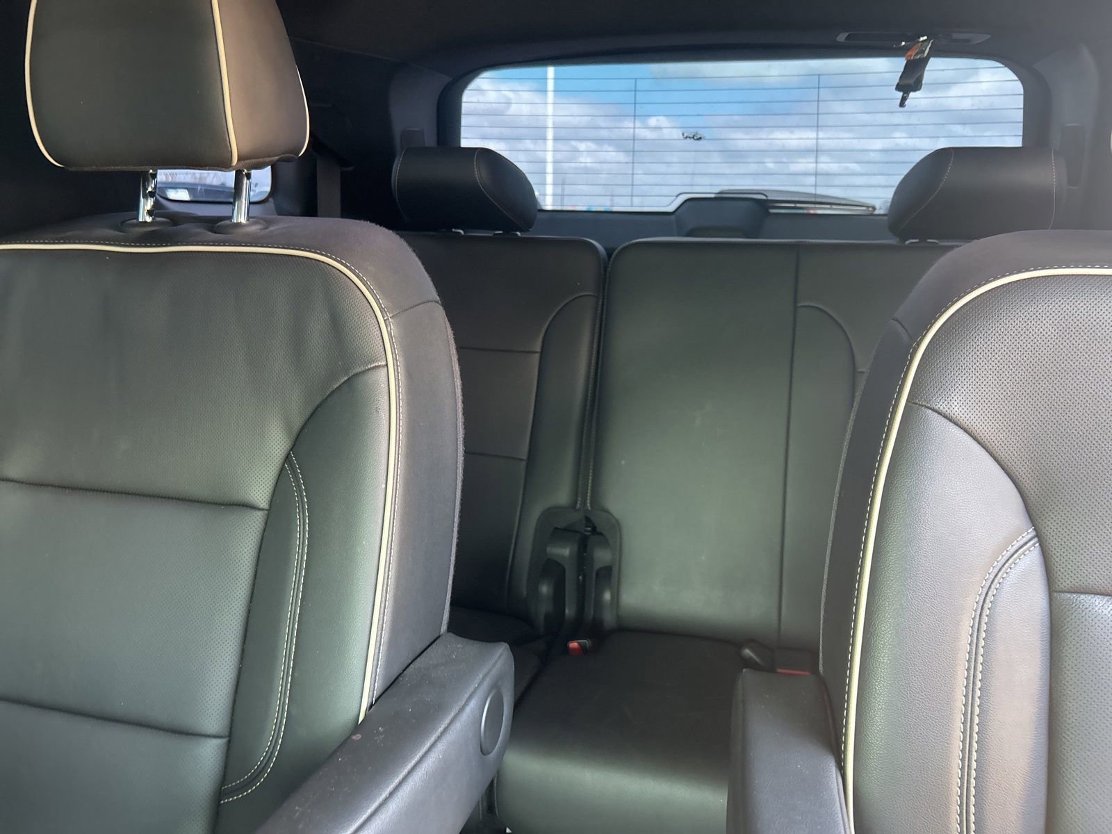 Used 2023 Chevrolet Traverse Premier w/ Redline Edition FWD image 14