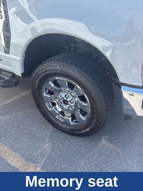 Used 2025 Ford F350 Lariat w/ Chrome Package image 22
