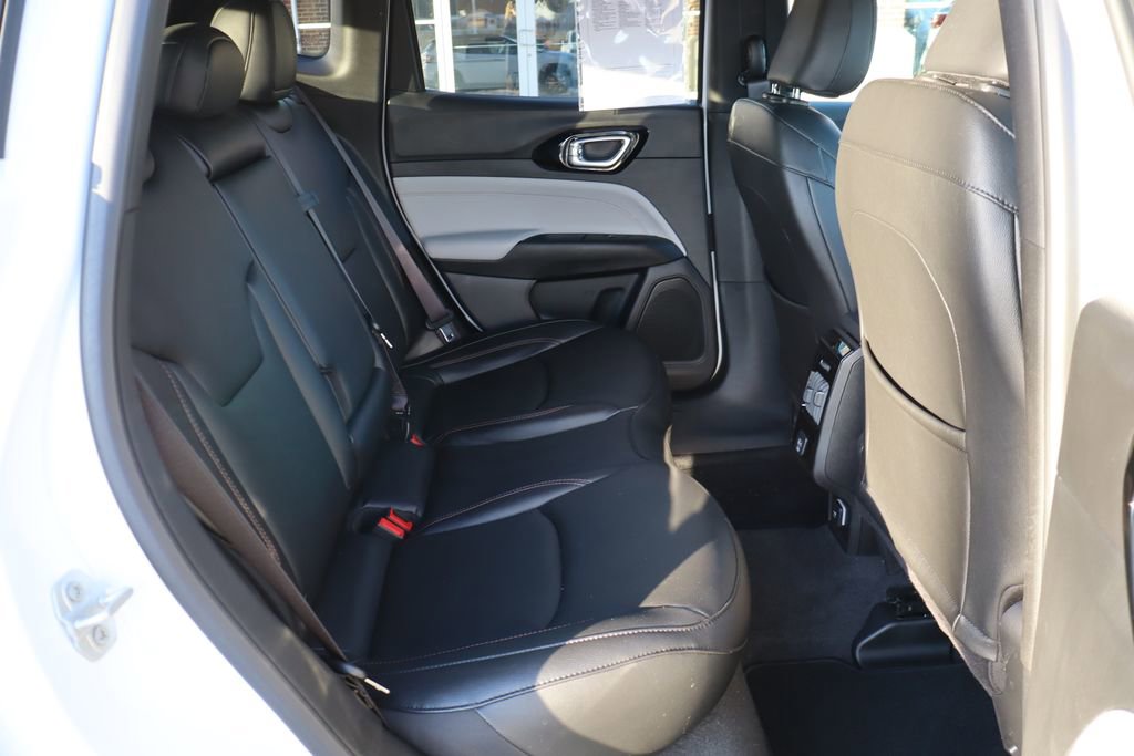 Used 2024 Jeep Compass Limited image 38