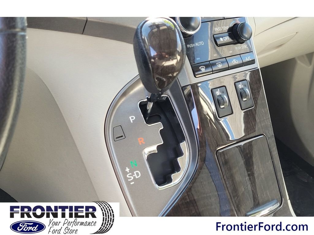 Used 2013 Toyota Venza Limited image 27