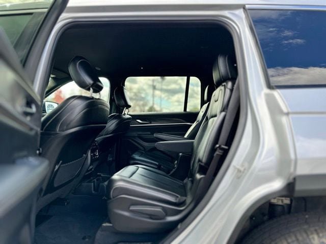 Used 2024 Jeep Grand Cherokee L Limited AWD/4WD image 19