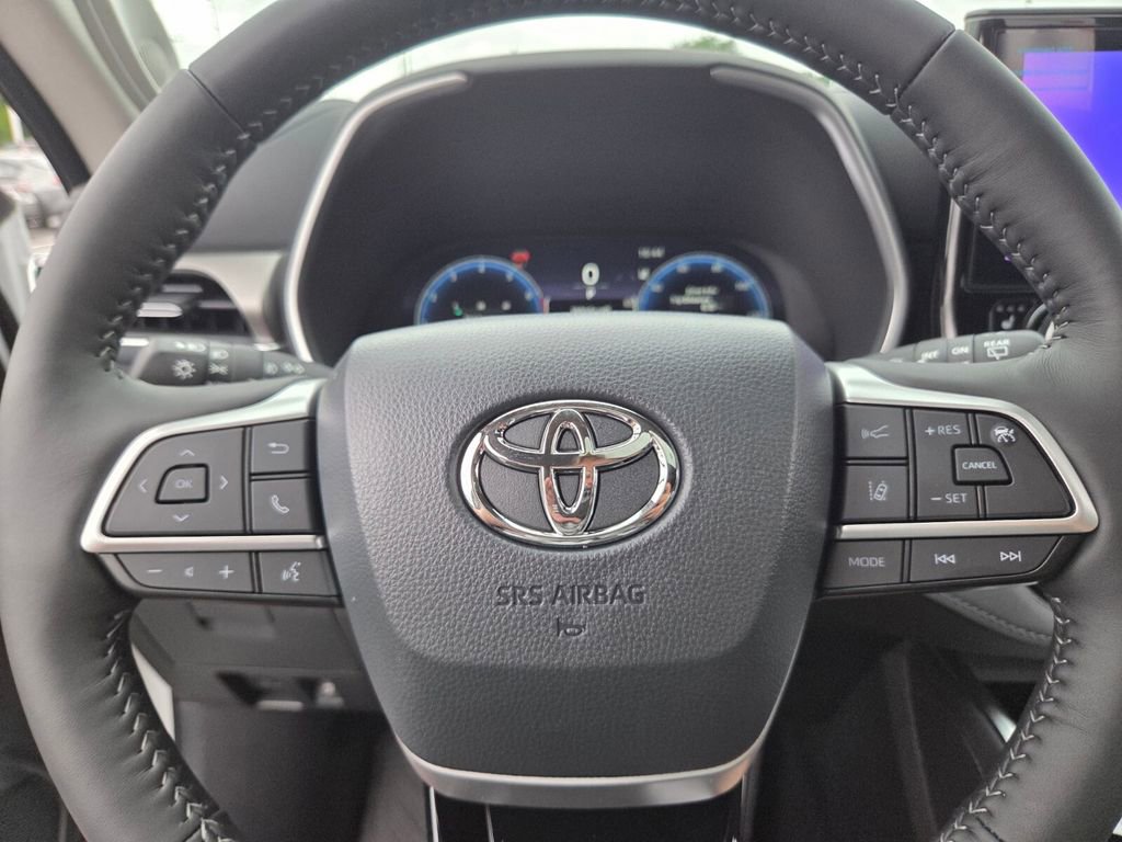 New 2026 Toyota Highlander Limited AWD/4WD image 25