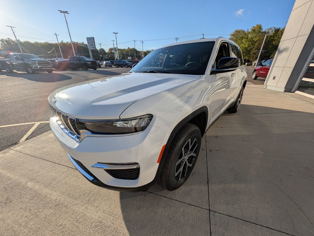New 2025 Jeep Grand Cherokee Limited image 8