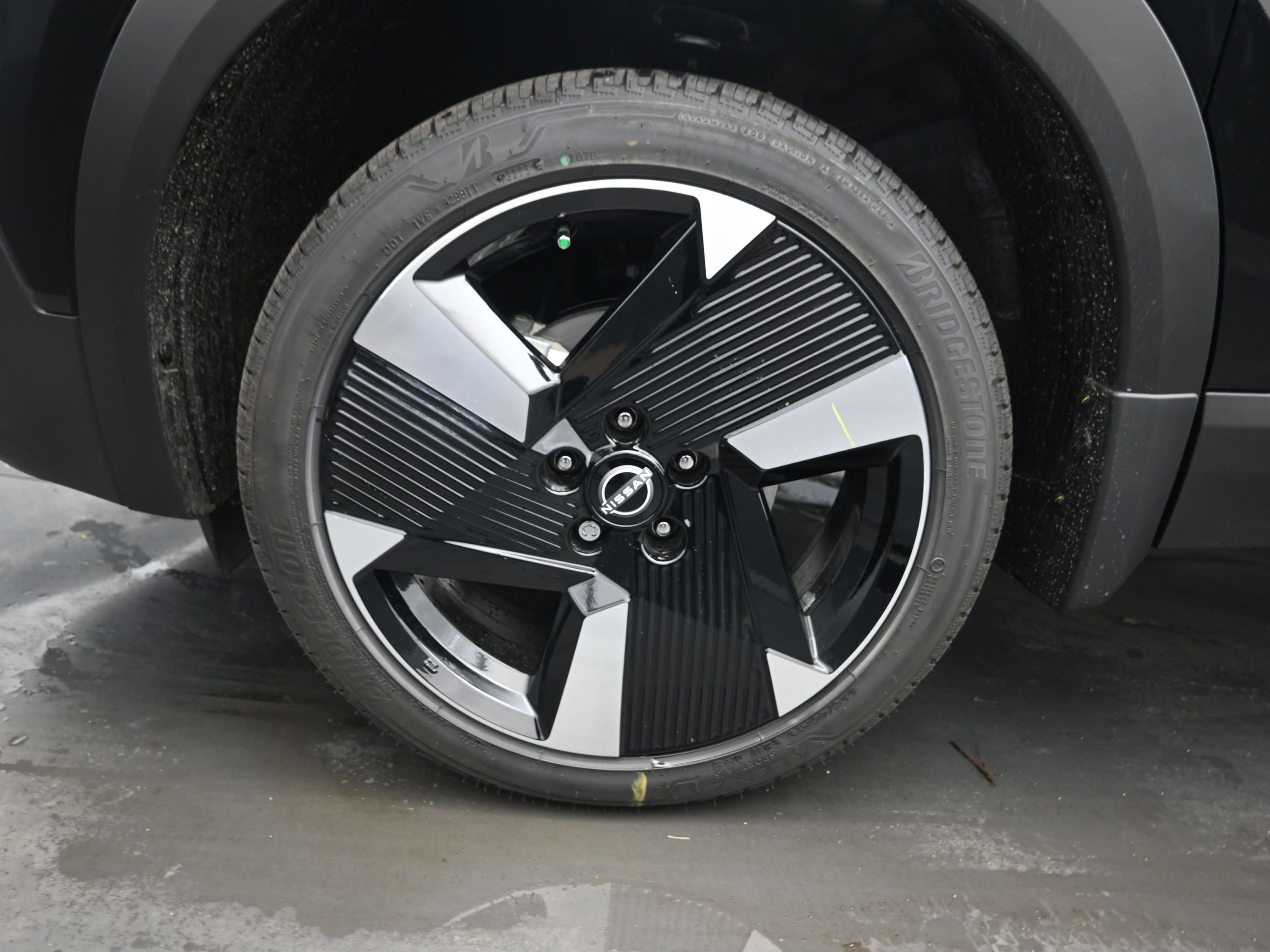 New 2026 Nissan Kicks SR w/ Cold Weather Package image 9