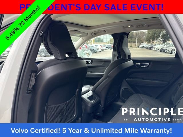 Certified 2022 Volvo XC60 B5 Momentum image 34