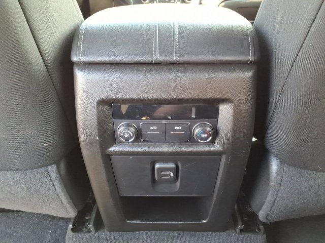 Used 2022 Chevrolet Traverse LT FWD image 28