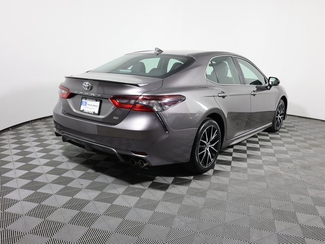 Used 2024 Toyota Camry SE image 5