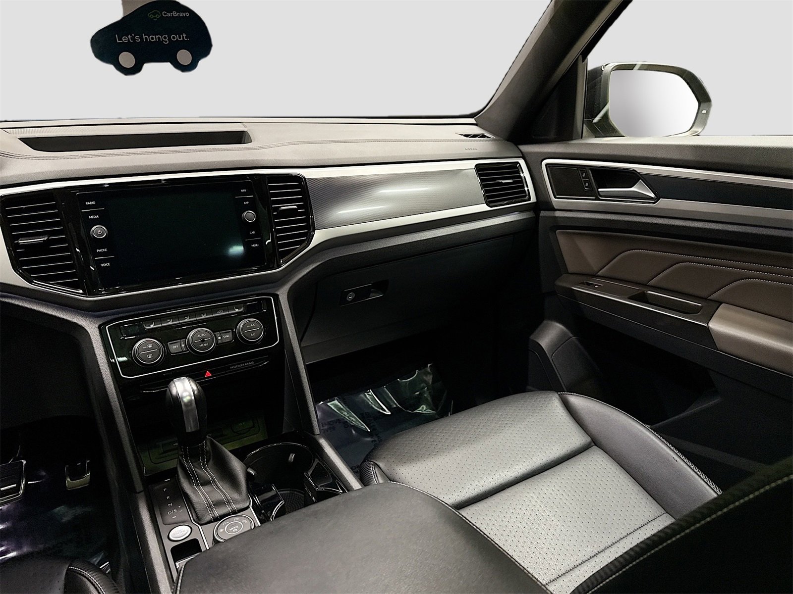 Used 2022 Volkswagen Atlas Cross Sport SEL R-Line image 24