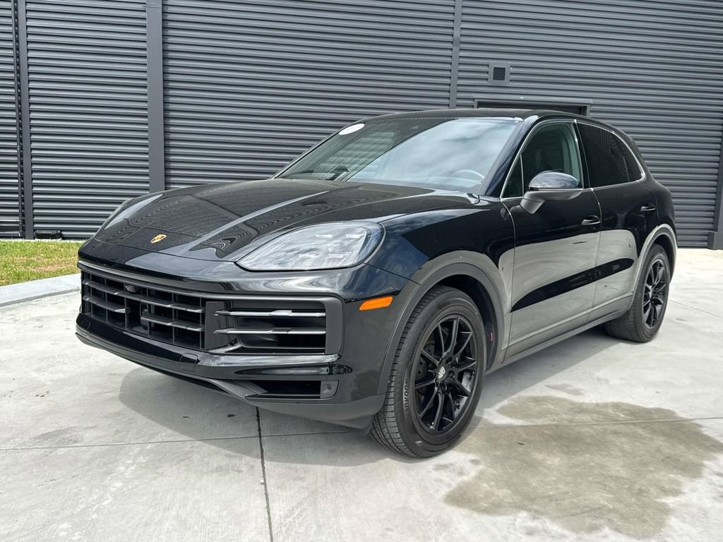 Certified 2024 Porsche Cayenne image 1