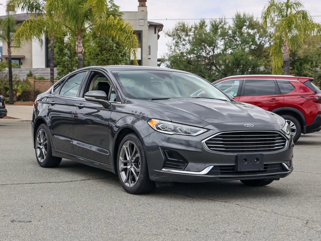Used 2020 Ford Fusion SEL FWD image 2