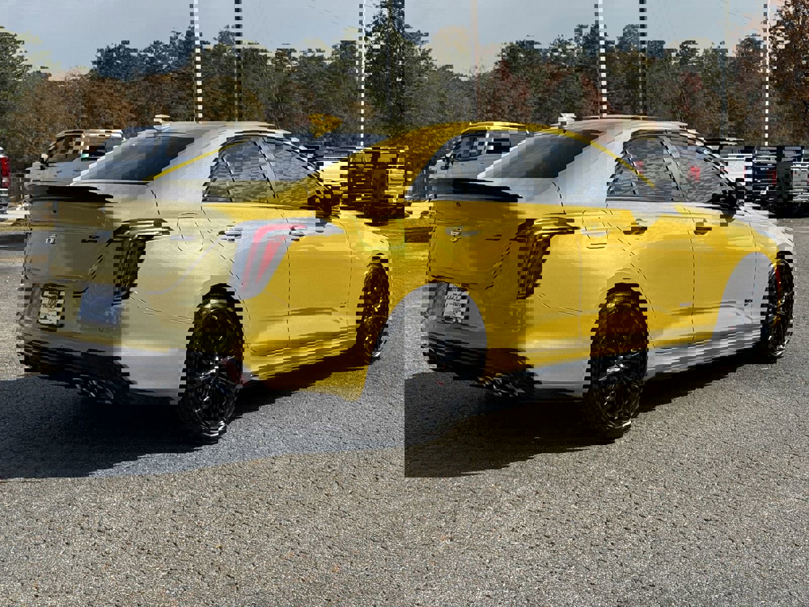 Used 2024 Cadillac CT4 V w/ LPO, ONYX Package image 10