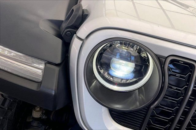 Used 2024 Jeep Wrangler Unlimited Rubicon AWD/4WD image 28
