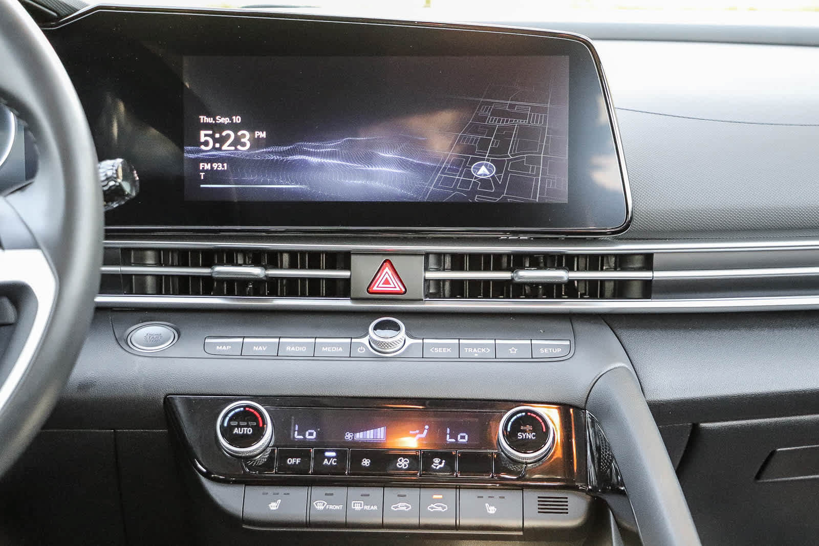 Certified 2025 Hyundai Elantra SEL FWD image 14