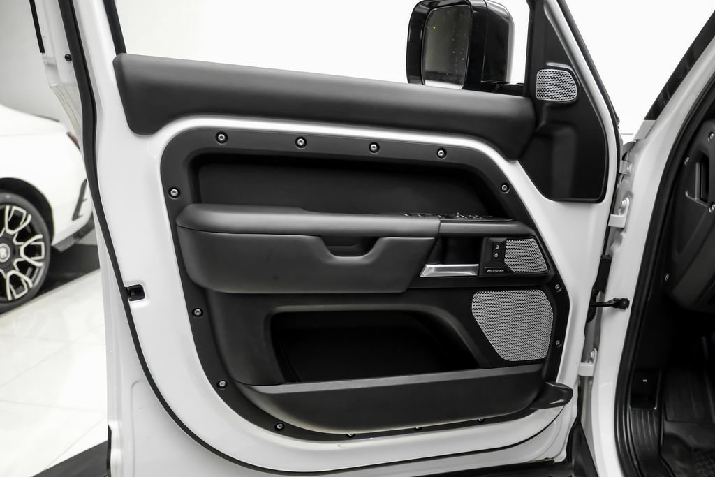 Used 2024 Land Rover Defender 130 Outbound AWD/4WD image 41
