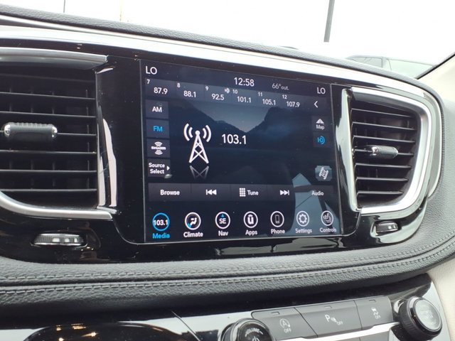 Used 2019 Chrysler Pacifica Limited FWD image 10