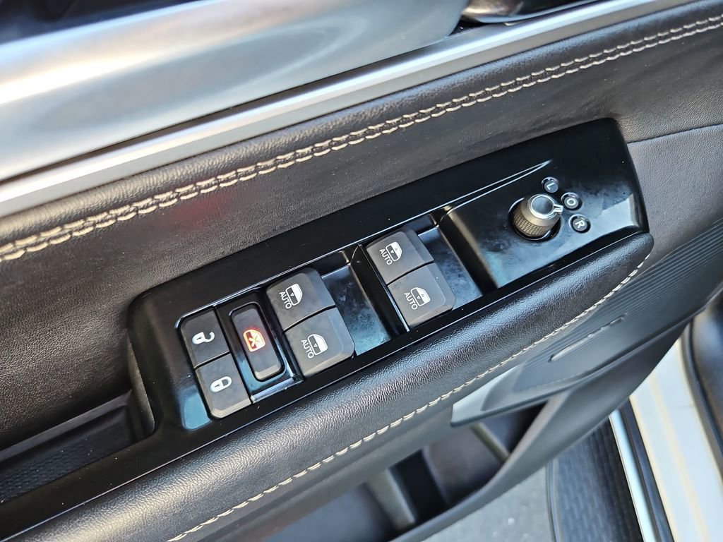 Used 2024 Jeep Wagoneer L Series III w/ Flexible Seating Group image 28