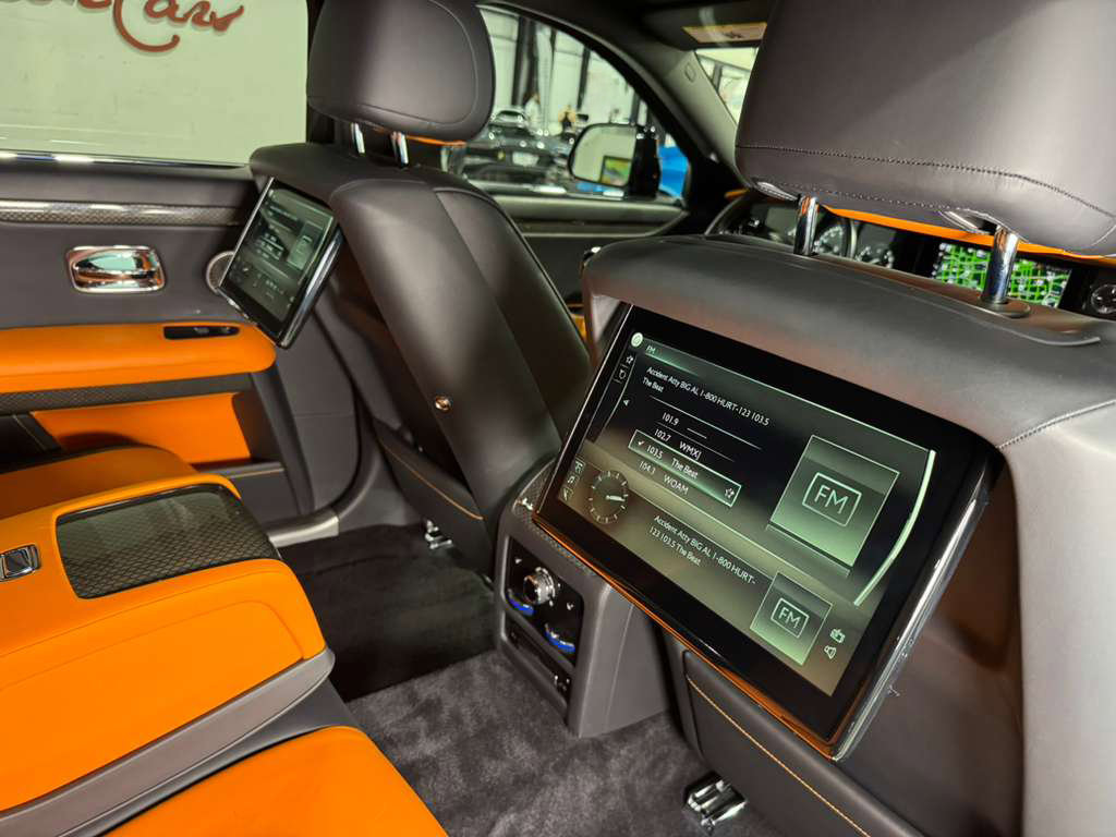 Used 2022 Rolls-Royce Ghost Black Badge image 16