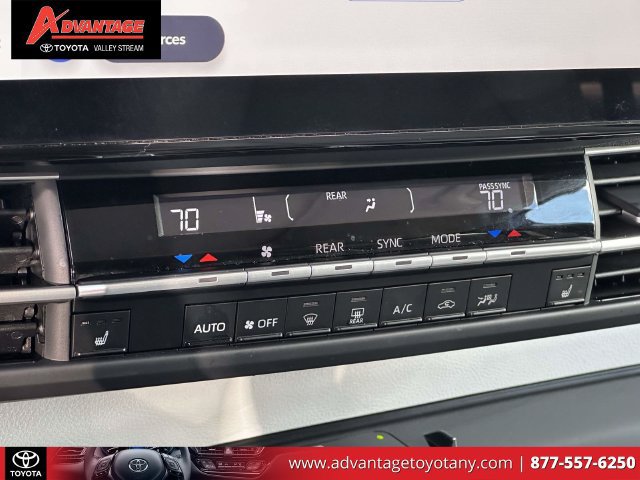 Used 2025 Toyota Sienna XLE FWD image 34