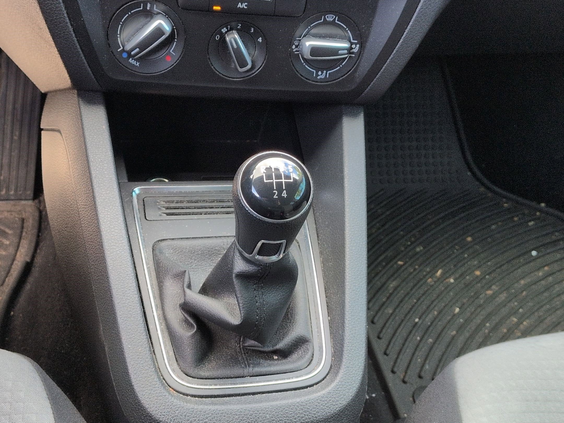 Used 2017 Volkswagen Jetta S image 24