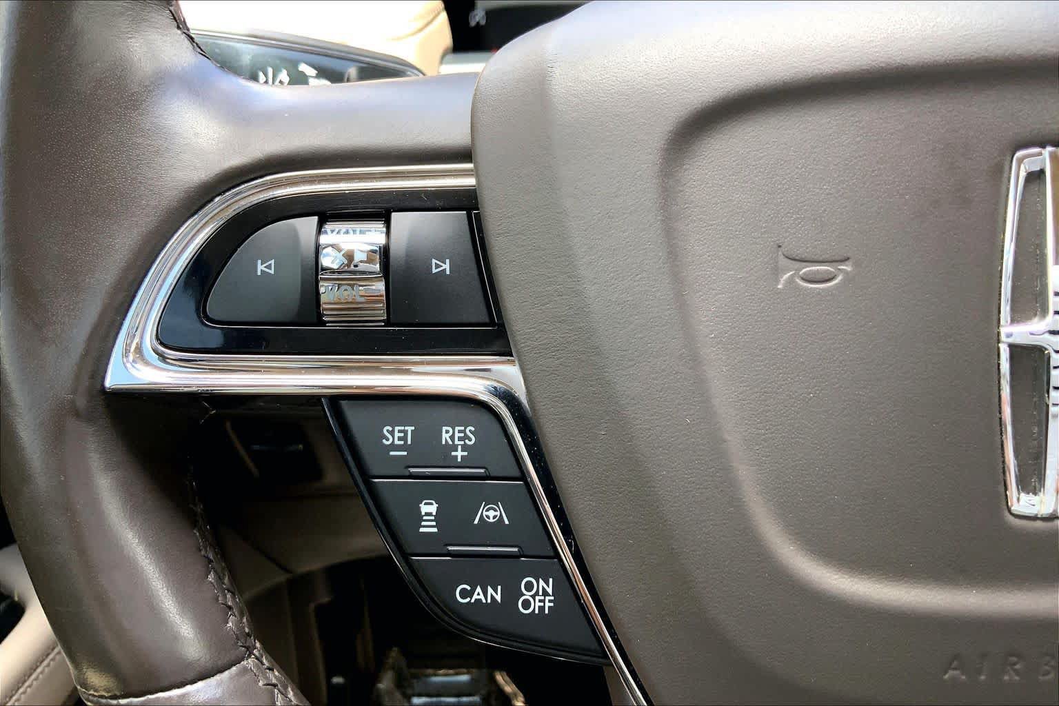 Used 2022 Lincoln Nautilus Reserve AWD/4WD image 24
