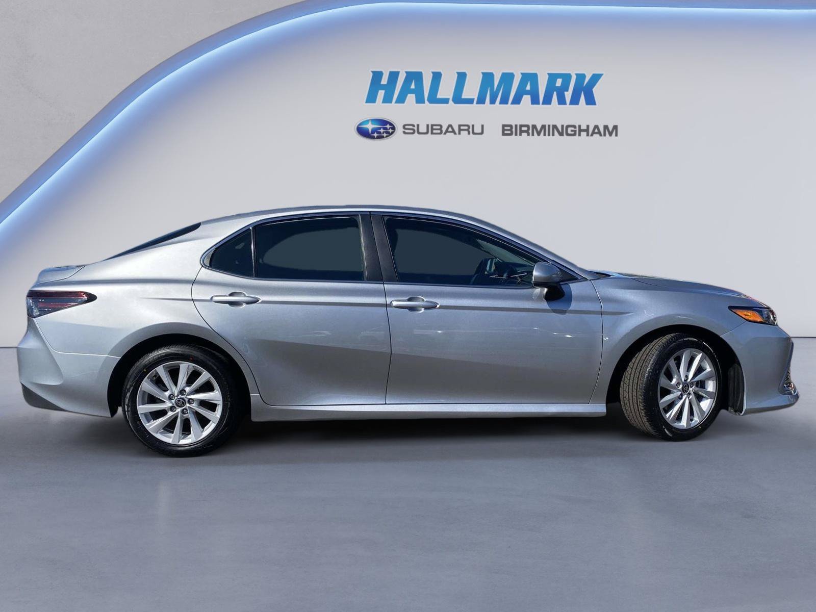 Used 2022 Toyota Camry LE FWD image 2
