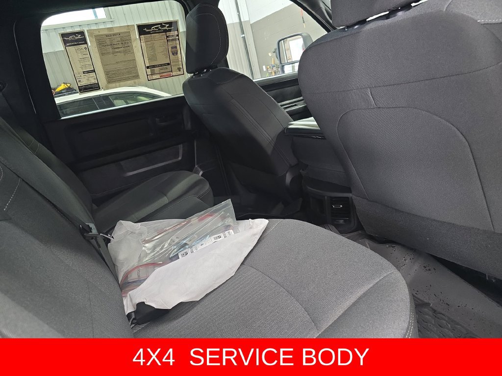 Used 2024 RAM 2500 Tradesman w/ Chrome Appearance Group AWD/4WD image 12