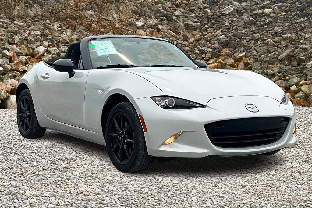 Used 2016 MAZDA MX-5 Miata Sport image 10