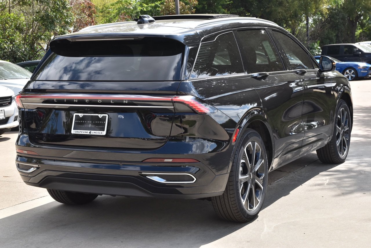 New 2026 Lincoln Nautilus Reserve AWD/4WD image 7