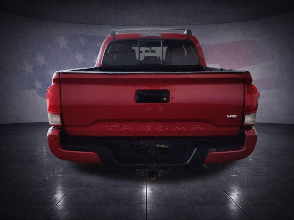 Used 2016 Toyota Tacoma TRD Sport RWD image 4