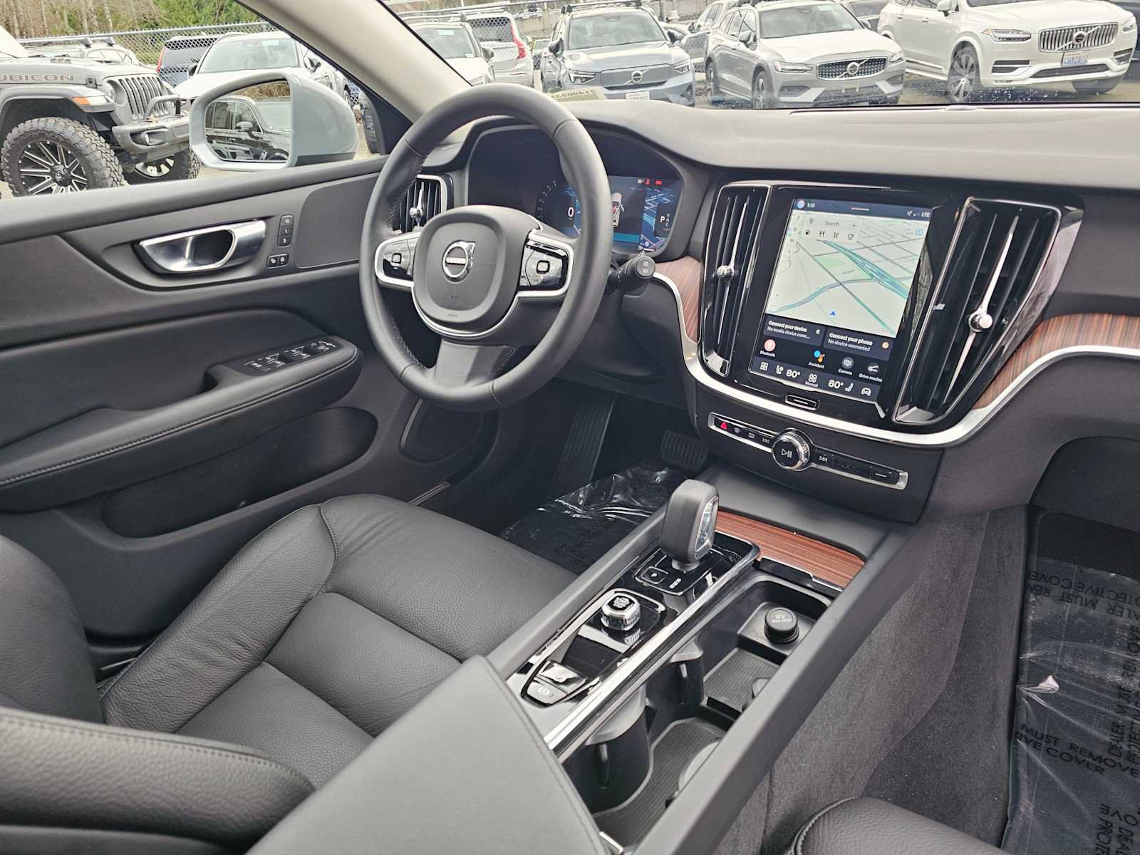 Certified 2025 Volvo V60 B5 Cross Country Plus image 10