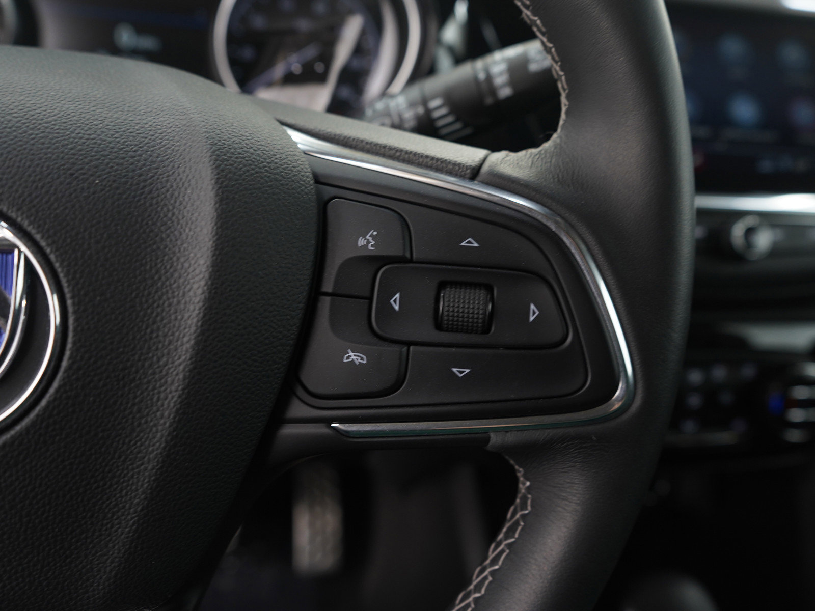 Used 2023 Buick Encore GX Select w/ Sport Touring Package image 26