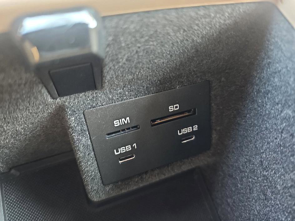 Used 2021 Porsche Macan image 25