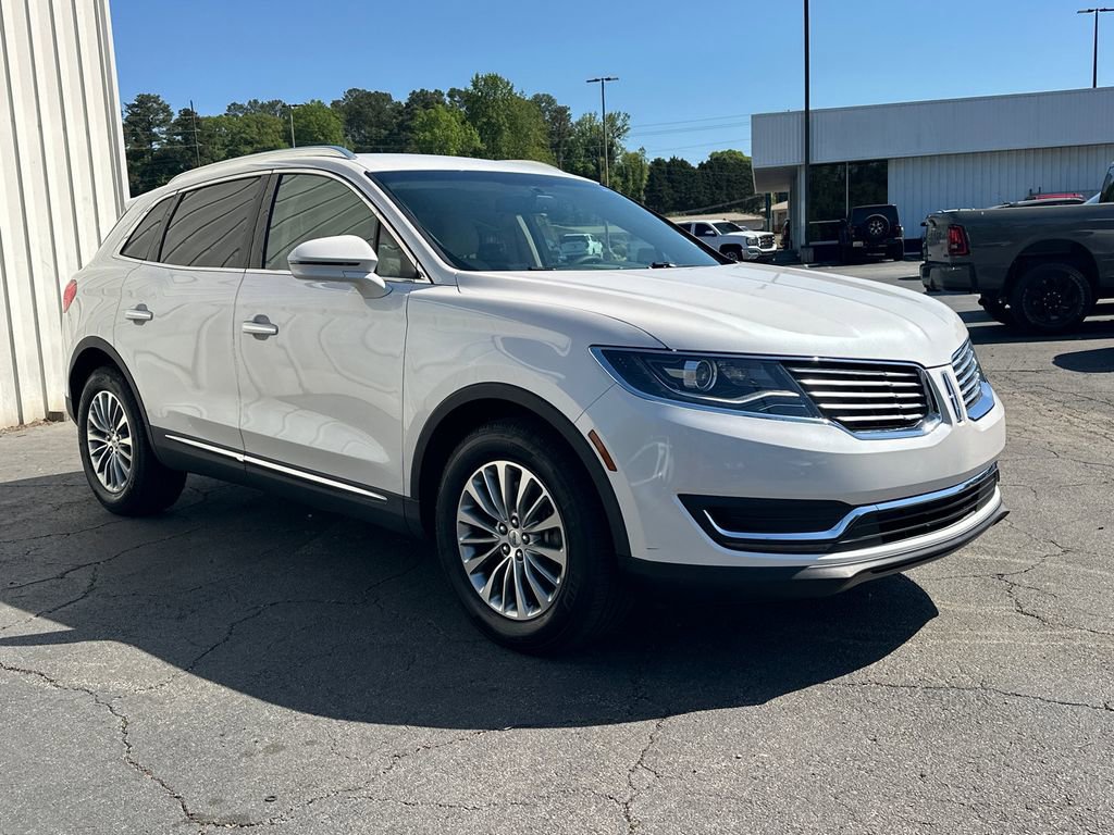 Used 2017 Lincoln MKX Select w/ Select Plus Package image 4