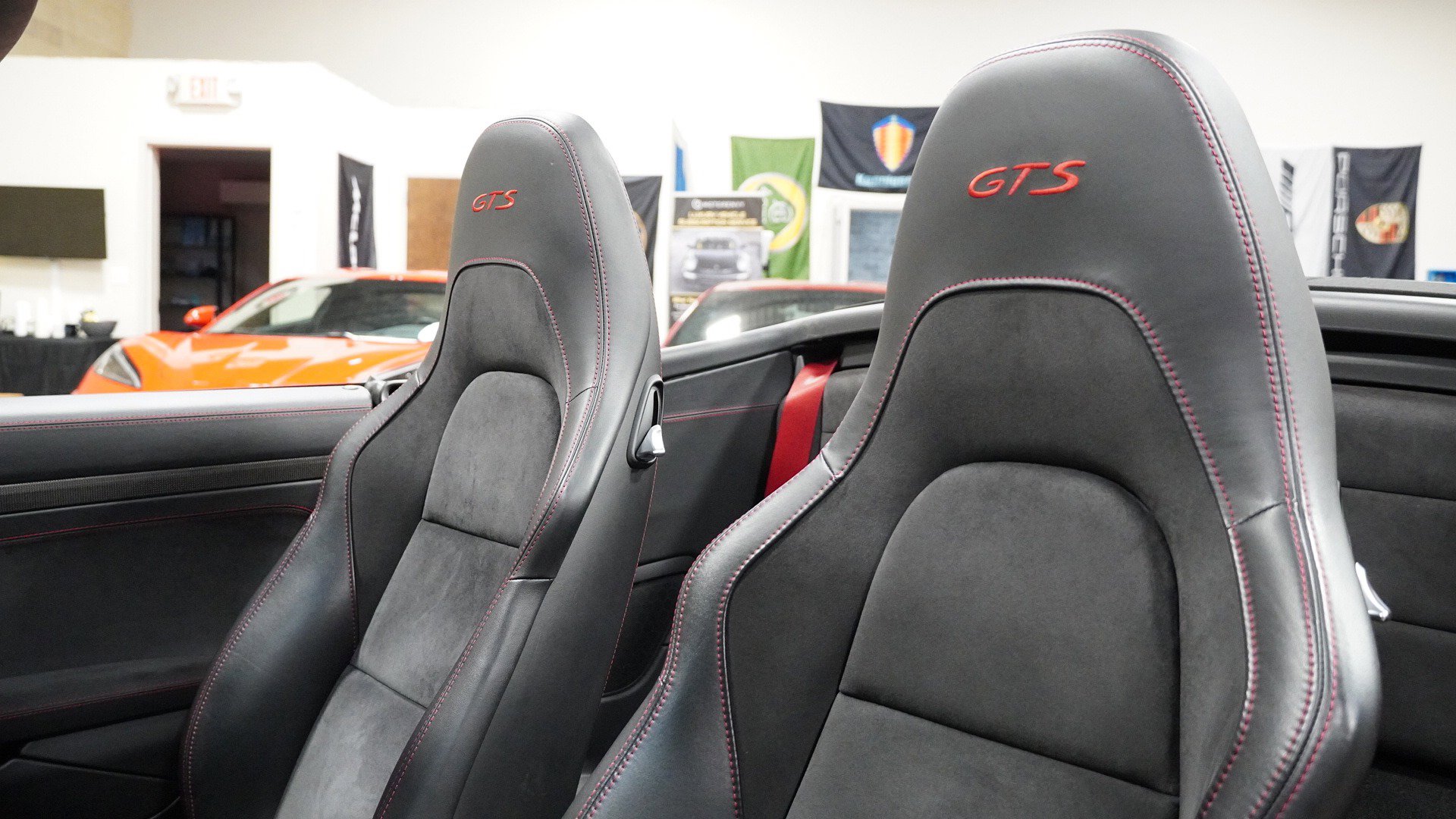 Used 2019 Porsche 911 Carrera 4 GTS image 31
