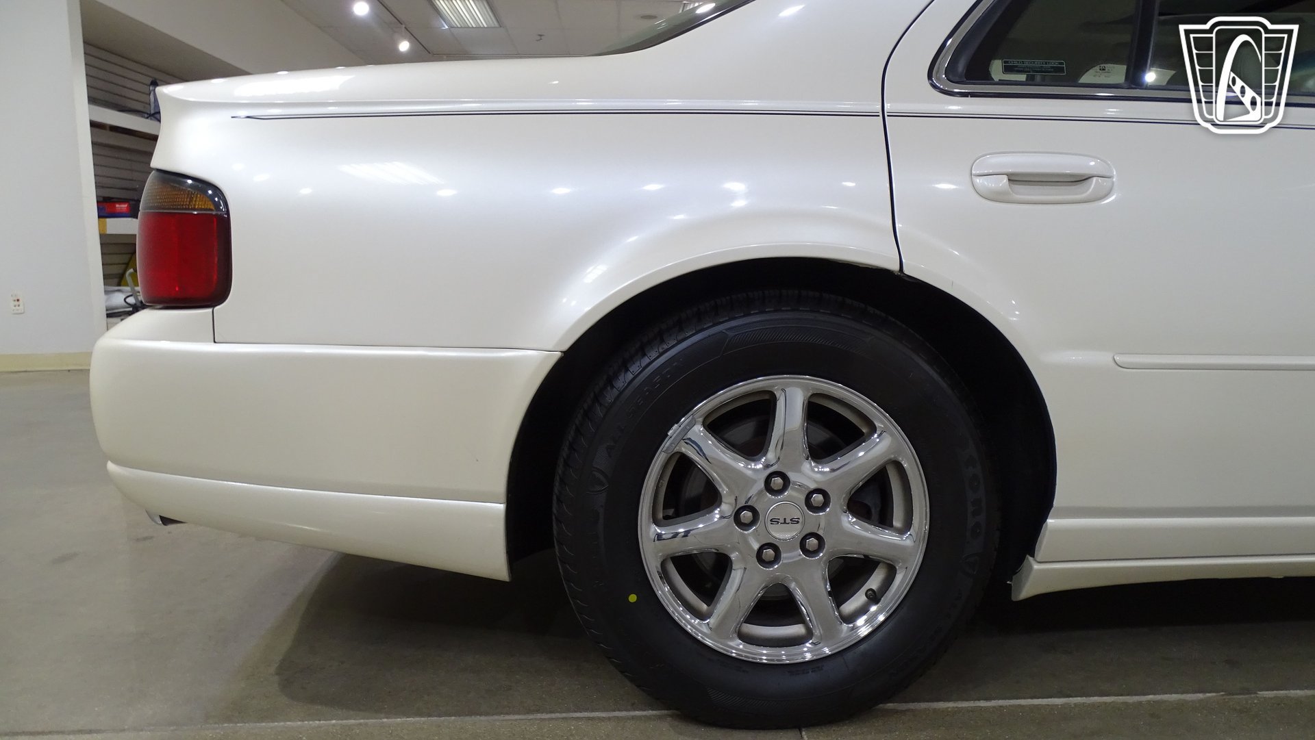 Used 2000 Cadillac Seville STS w/ Convenience Pkg FWD image 32