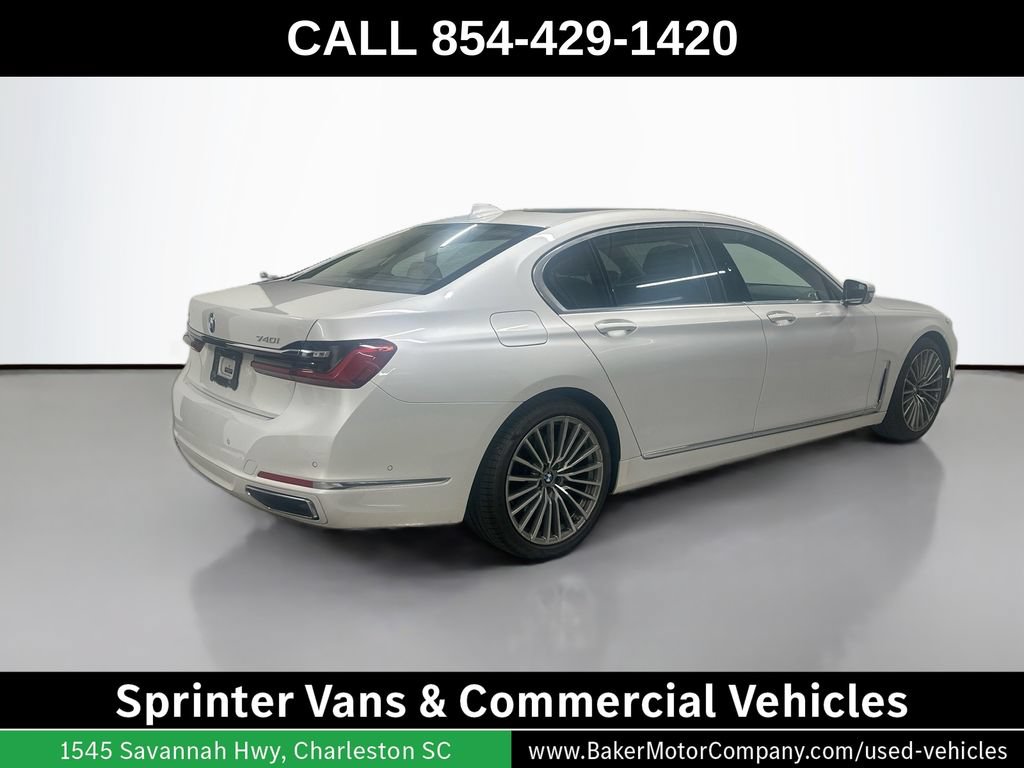 Used 2021 BMW 740i w/ Premium Package RWD image 9