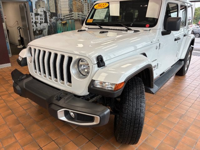 Used 2022 Jeep Wrangler Unlimited Sahara w/ Cold Weather Group AWD/4WD image 6