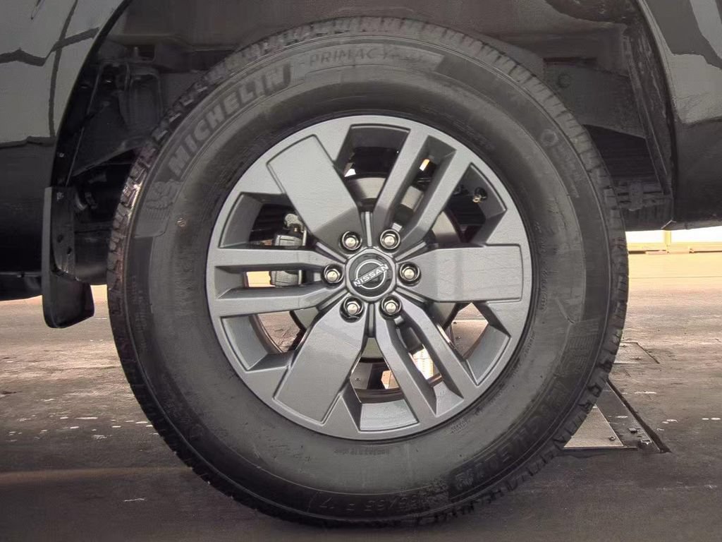 Certified 2025 Nissan Frontier SV RWD image 7