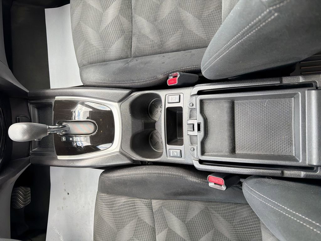 Used 2015 Nissan Rogue SV w/ SV Premium Package image 34