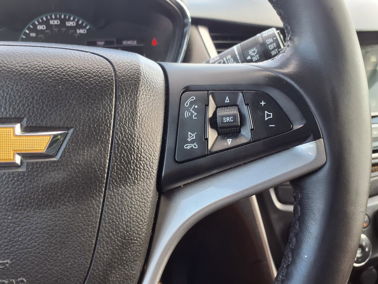 Used 2019 Chevrolet Trax LT w/ LT Convenience Package image 16