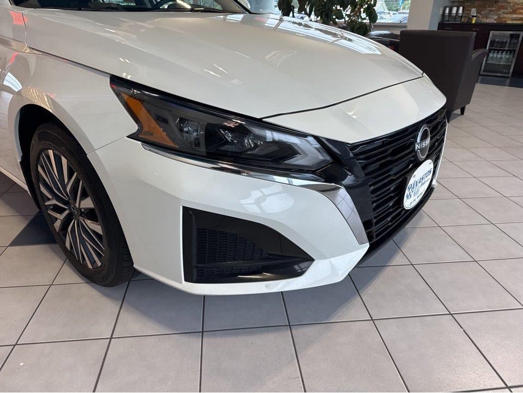 Used 2023 Nissan Altima 2.5 SV AWD/4WD image 6