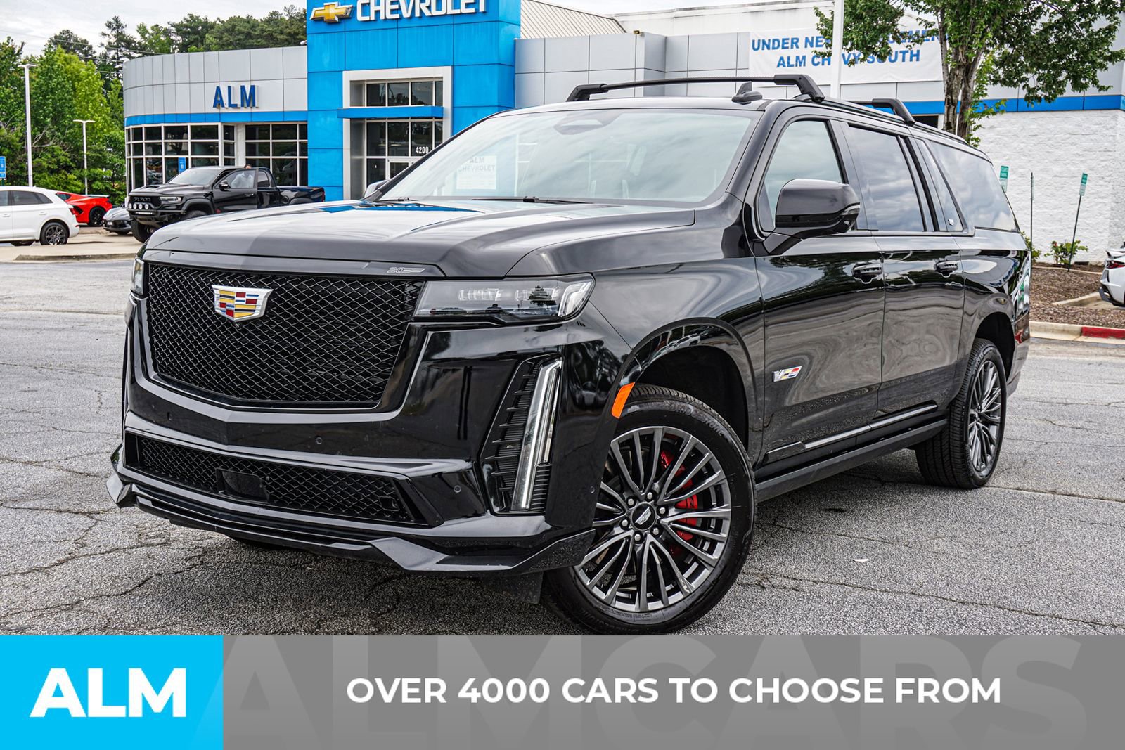 Used 2024 Cadillac Escalade ESV V AWD/4WD image 3