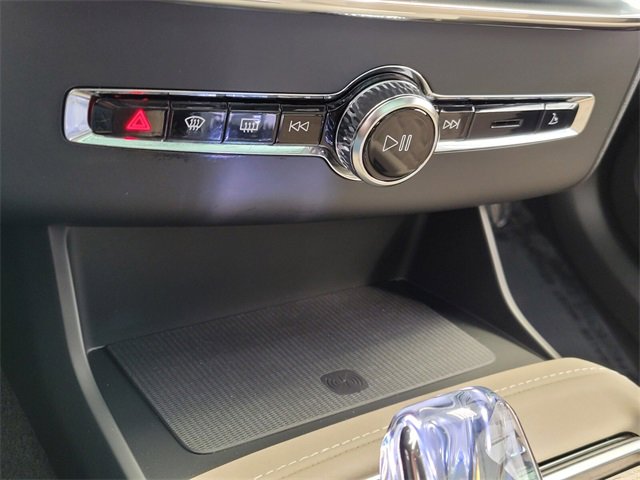 New 2026 Volvo XC90 B6 Core w/ Protection Package image 19