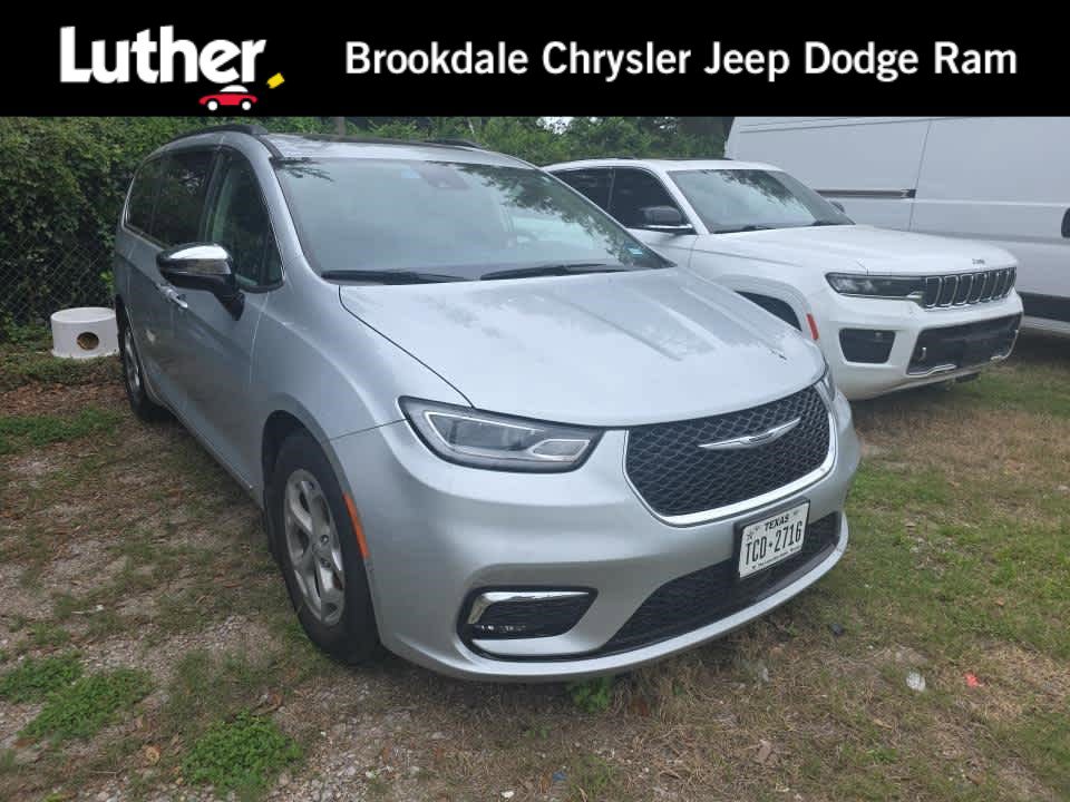 Used 2023 Chrysler Pacifica Limited w/ Uconnect Theater Family Group FWD image 1