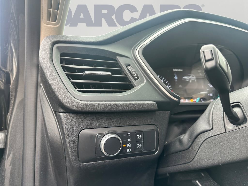 Used 2020 Ford Escape SE image 13