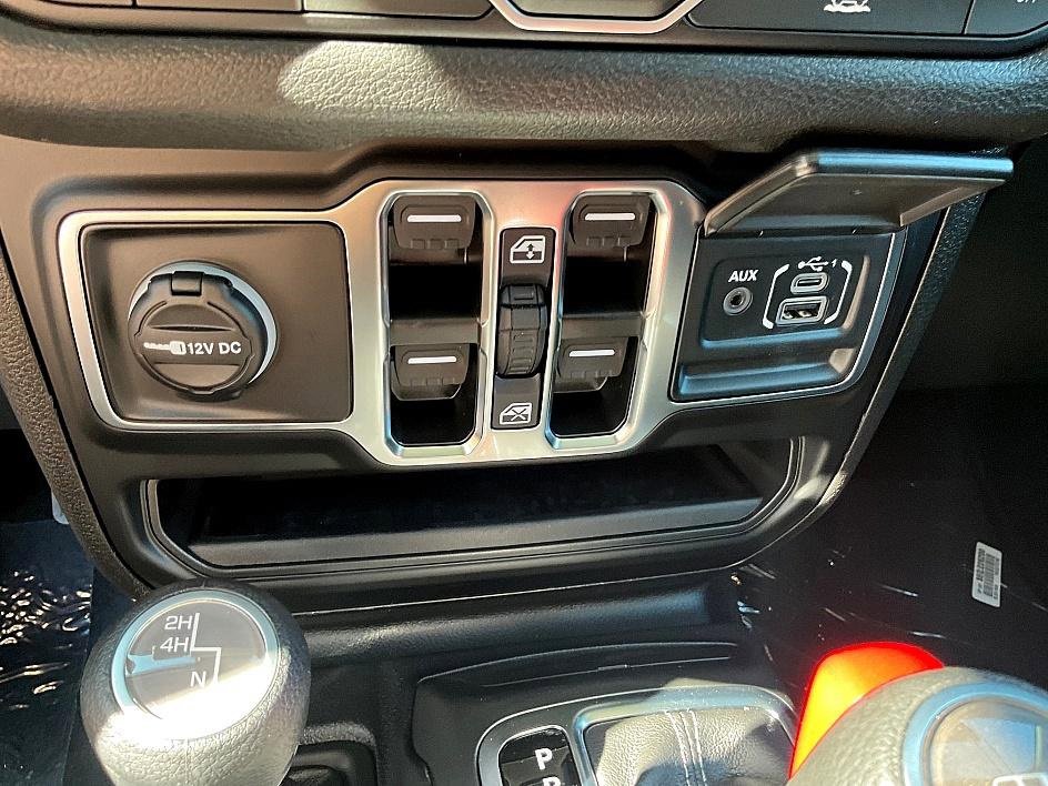 New 2025 Jeep Gladiator Sport image 21