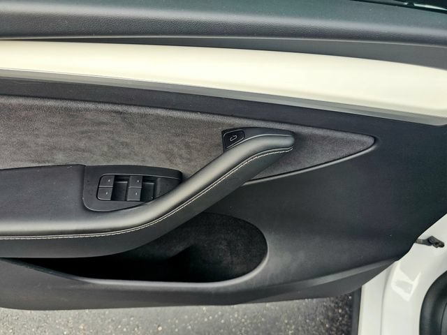 Used 2022 Tesla Model Y Performance AWD/4WD image 22