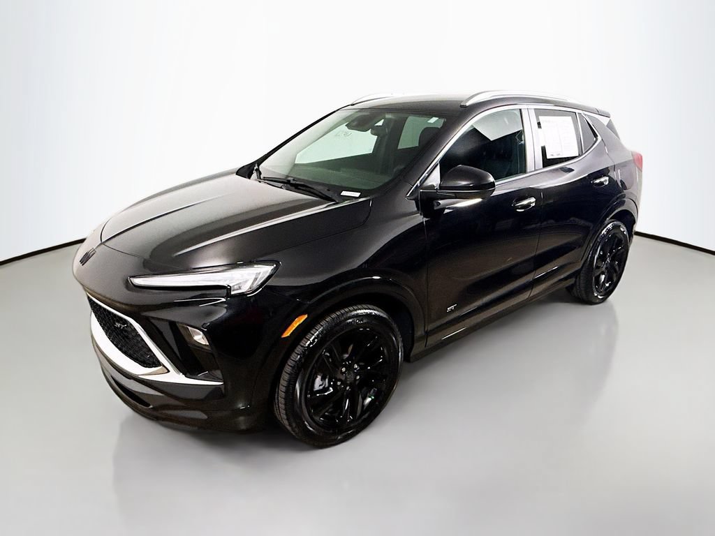Used 2025 Buick Encore GX Sport Touring FWD image 3