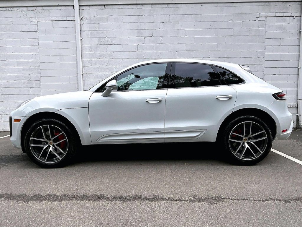 Certified 2023 Porsche Macan S AWD/4WD image 2